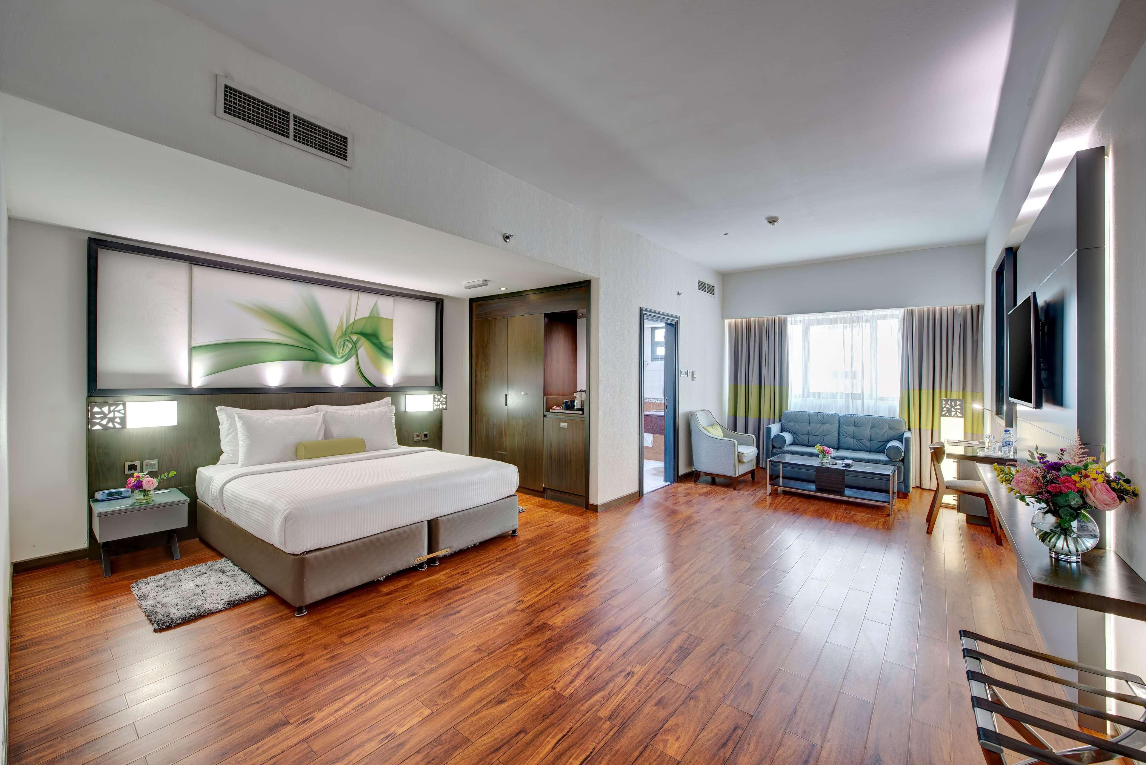 Howard Johnson Plaza By Wyndham Deira Hotel